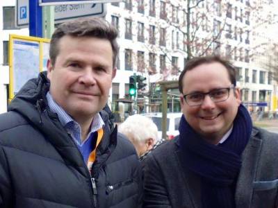 2015 - Ortsvorsitzender Gerhard Grabenkamp und Oberbürgermeisterkandidat Thomas Kufen MdL